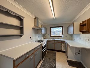 Photo 16- click for photo gallery